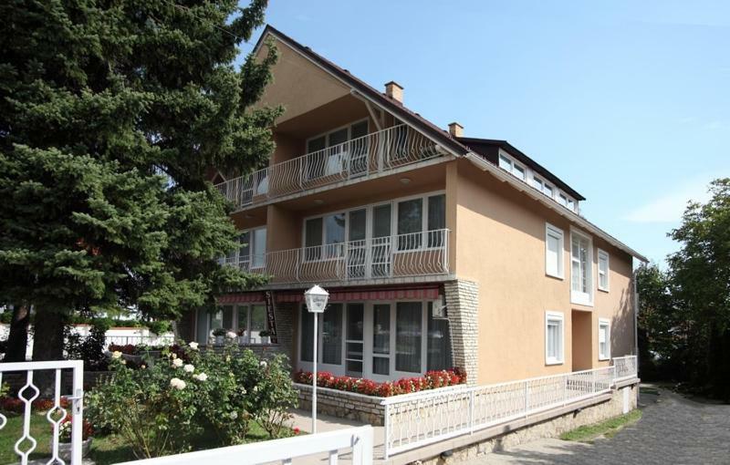 Siesta Apartmanhaz Balatonfuered Εξωτερικό φωτογραφία